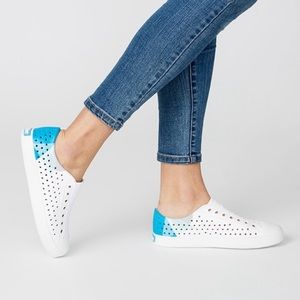 Native Jefferson Shoes Women 6 White Aqua Water Waterproof Slip On